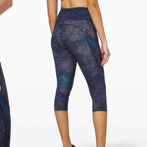 Lululemon Fast and Free High-Rise 19” Crop Nulux
Polar Lights Blue Multi
